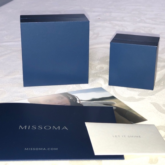 Missoma Jewelry Gift/Storage Boxes - Picture 4 of 7